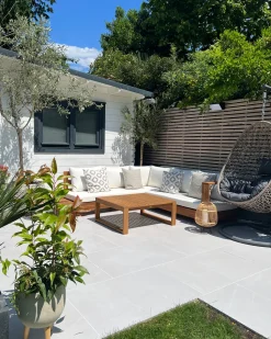 Beliani 5-Istuttava Ulkosohvaryhma Akasiapuu Vasenk. Valkoinen Marettimo Cheap