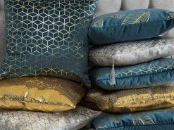 Beliani Koristetyyny Hopea 45 X 45 Cm 2 Kpl Camellia Shop