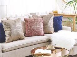 Beliani Koristetyyny Puuvilla Ruusukulta Geometrinen Kuvio 50 X 50 Cm Oujda Online