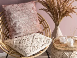 Beliani Koristetyyny Vaaleanpunainen 45 X 45 Cm 2 Kpl Vakayar Store