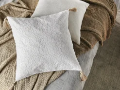 Beliani Koristetyyny Valkoinen Kohokuvioitu 45 X 45 Cm 2 Kpl Azalea Outlet