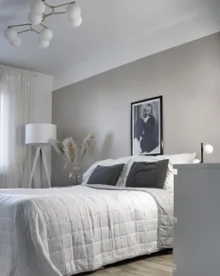 Beliani Lattiavalaisin Metalli Valkoinen Stiletto Best