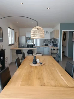 Beliani Lattiavalaisin Rottinki Luonnonvari/Musta Guaviare Clearance