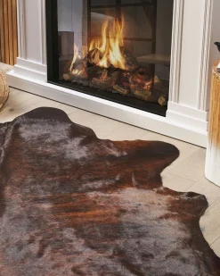 Beliani Lehmantalja Tummanruskea 3-4 M² Nasqu Store