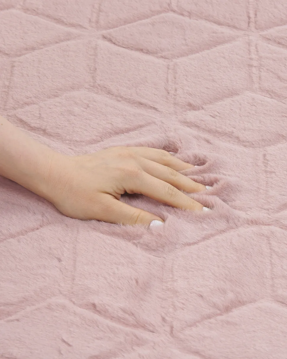 Beliani Matto Janiksen Tekoturkis Vaaleanpunainen 160 X 230 Cm Thatta Clearance