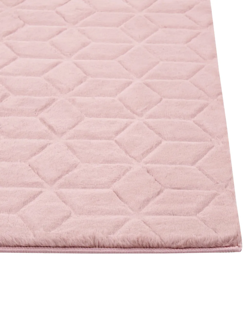 Beliani Matto Janiksen Tekoturkis Vaaleanpunainen 160 X 230 Cm Thatta Clearance
