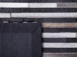 Beliani Matto Lehmannahka Musta/Harmaa 140 X 200 Cm Atalar New