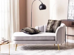 Beliani Mustavalkoinen Keinoturkis Koristetyynysetti 45 X 45 Cm 2 Kpl Rubrum Sale