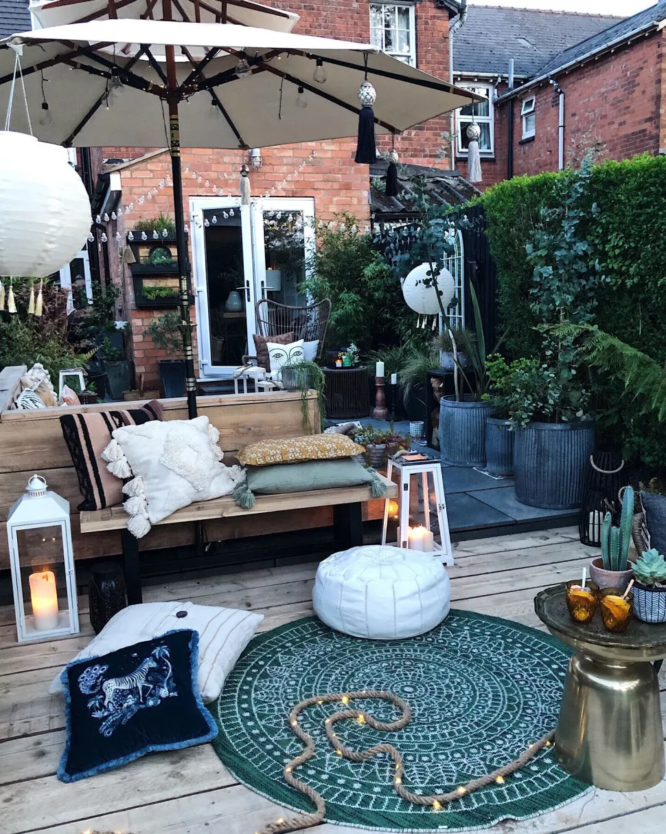 Beliani Penkki Musta Scania Sale