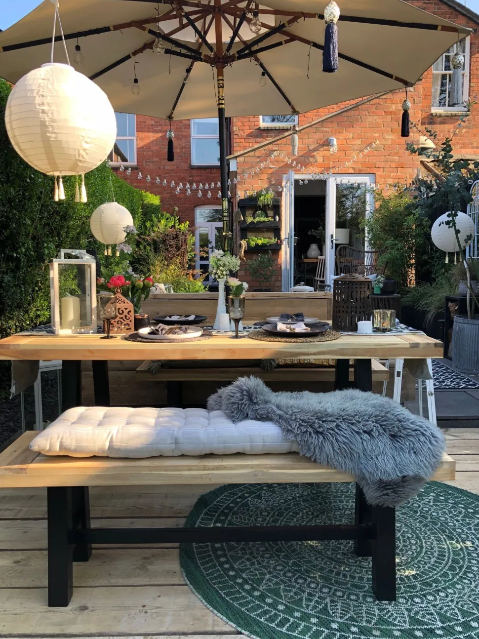 Beliani Penkki Musta Scania Sale