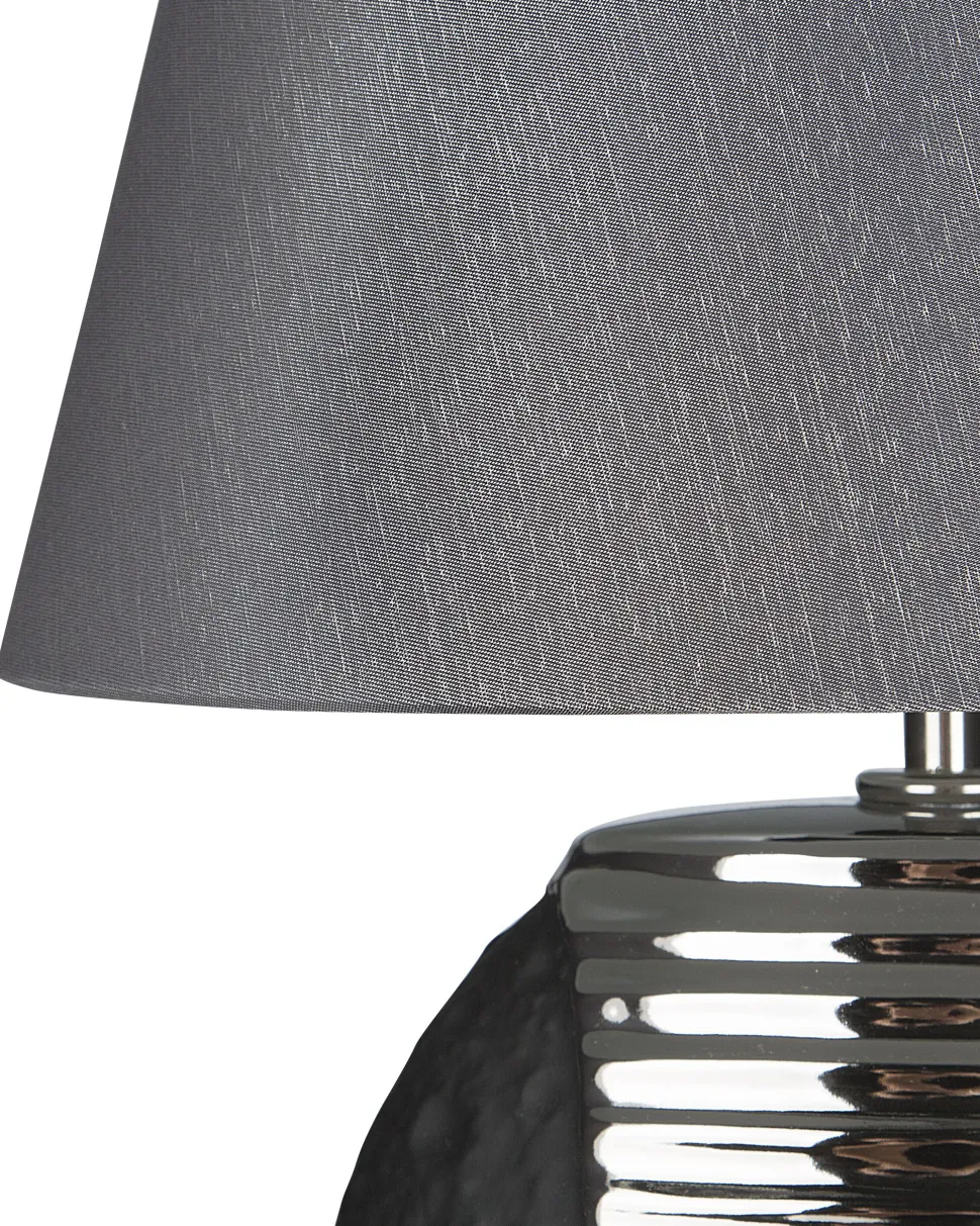 Beliani Poytavalaisin Posliini Musta/Hopea Esla Hot