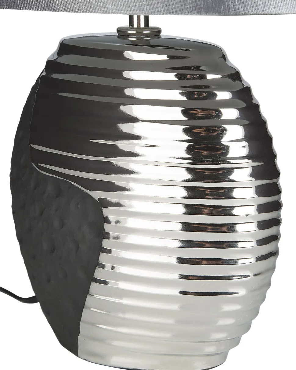 Beliani Poytavalaisin Posliini Musta/Hopea Esla Hot