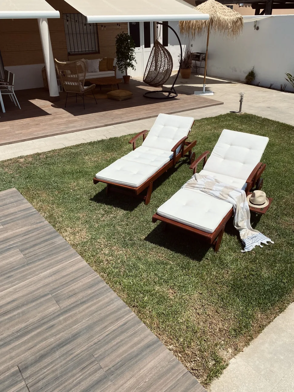 Beliani Puinen Aurinkotuoli Luonnonvalkoisella Pehmusteella Toscana Discount