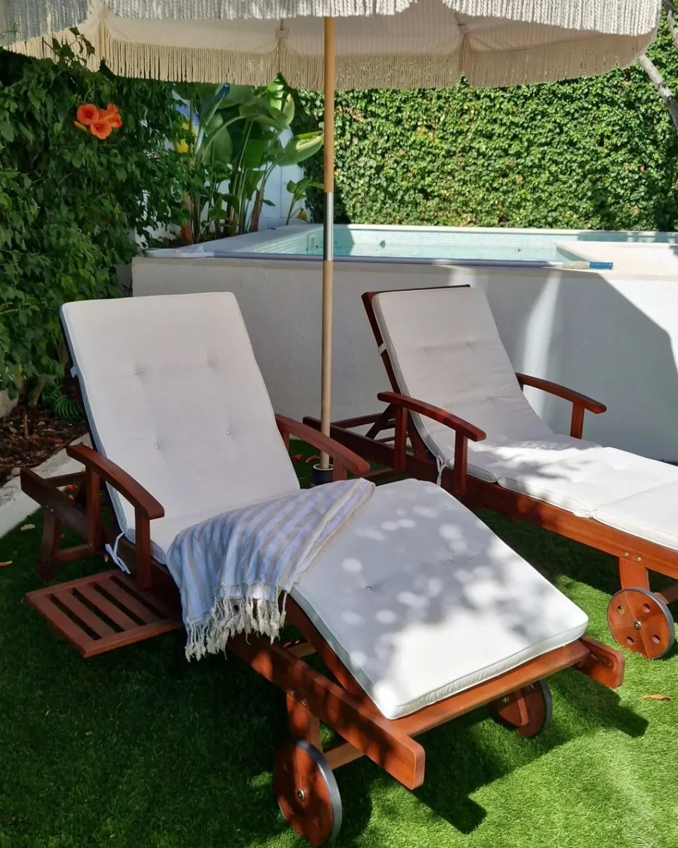 Beliani Puinen Aurinkotuoli Luonnonvalkoisella Pehmusteella Toscana Discount