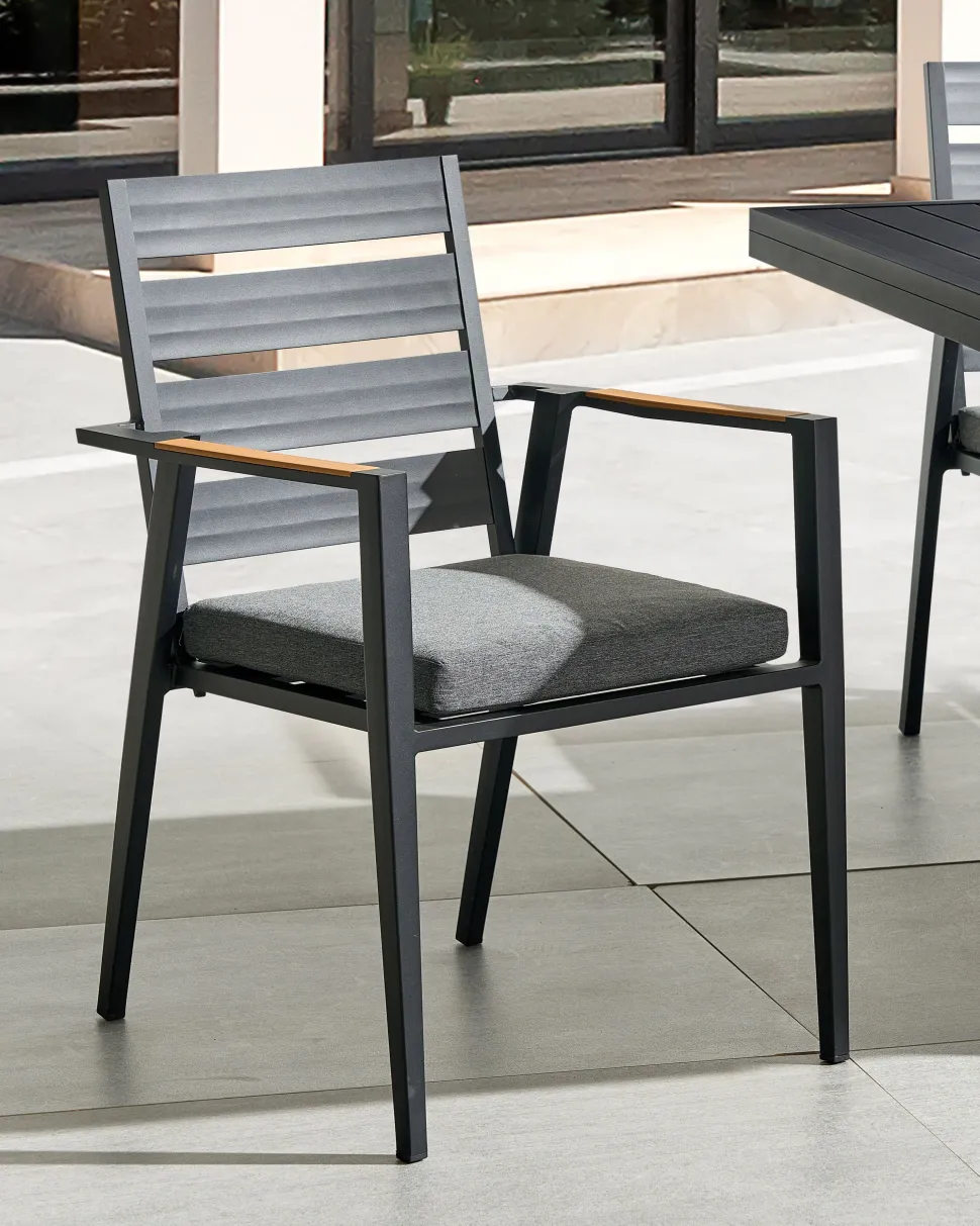 Beliani Puutarhatuoli Alumiini Musta 6 Kpl Taviano Online