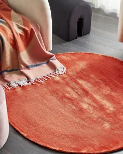 Beliani Pyorea Matto Viskoosi Oranssi 140 Cm Gesi Ii Hot