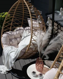 Beliani Riipputuoli Jalustalla Polyrottinki Luonnonvari Arsita Shop