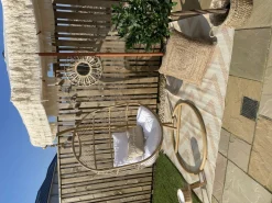 Beliani Riipputuoli Jalustalla Polyrottinki Luonnonvari Alba Discount