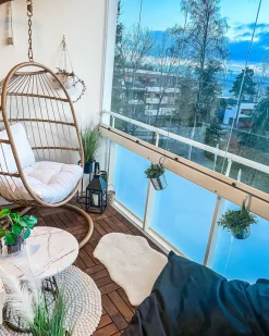 Beliani Riipputuoli Jalustalla Polyrottinki Luonnonvari Alba Discount