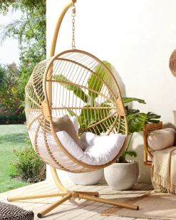 Beliani Riipputuoli Jalustalla Polyrottinki Beige Acri New