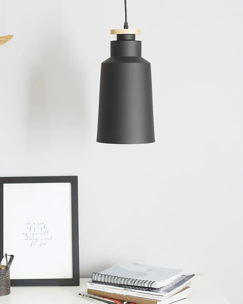 Beliani Riippuvalaisin Alumiini Musta Neva Shop