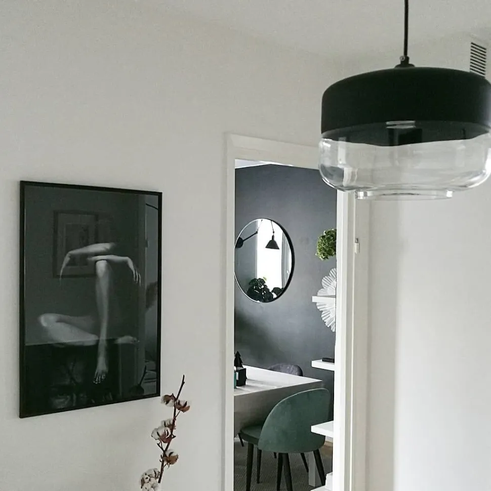 Beliani Riippuvalaisin Lasi Musta Murray Online