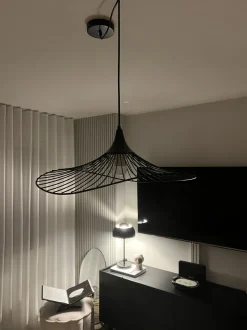 Beliani Riippuvalaisin Metalli Musta Mazaro Hot