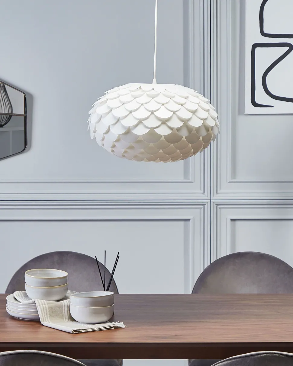 Beliani Riippuvalaisin Muovi Valkoinen Erges Best Sale