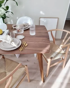 Beliani Ruokapoyta Tumma Puu 150 X 90 Cm Iris Fashion