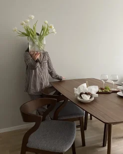 Beliani Ruokapoyta Tumma Puu 150 X 90 Cm Iris Fashion