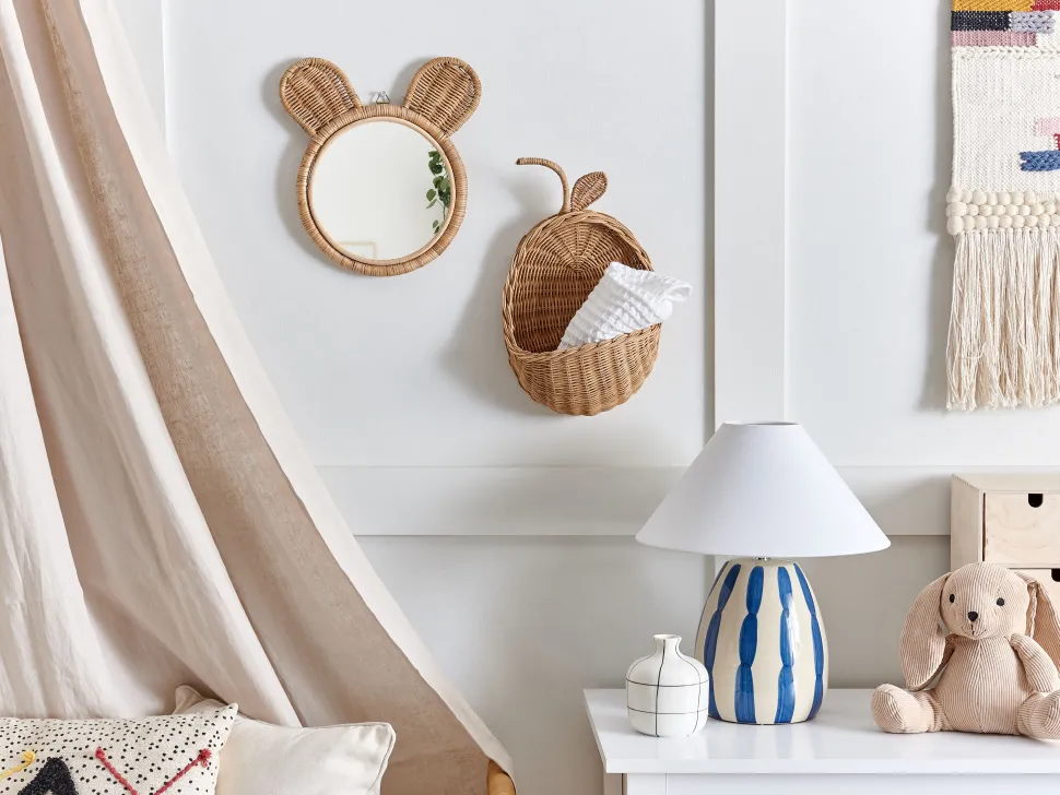 Beliani Seinakoriste Omena Rottinki Luonnonvari 40 X 24 Cm Makonde Online