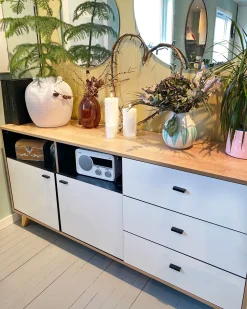 Beliani Senkki 3 Laatikkoa 2 Ovea Vaalea Puu/Valkoinen Ilion Best