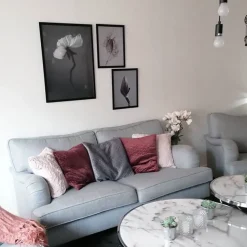 Beliani Sivupoyta Metalli Marmorikuvio Valkoinen/Hopea Meridian Ii Online