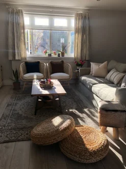 Beliani Sohvapoyta Tumma Puu/Musta Carlin Sale